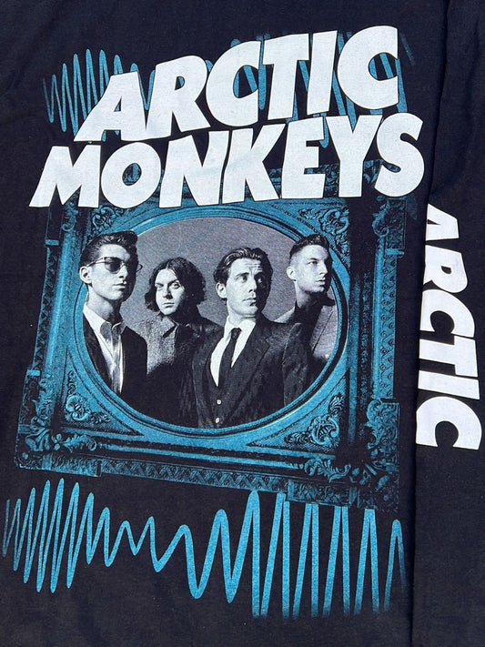 Rebelchords Arctic Monkeys AM album shirt featuring band members framed with blue soundwave design